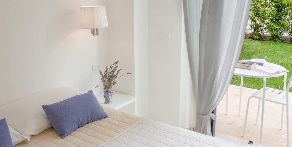 Camere Mare Сироло Екстериор снимка
